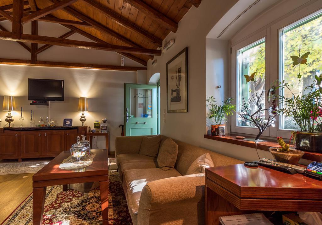 Enastron Guesthouse Dimitsana Extérieur photo