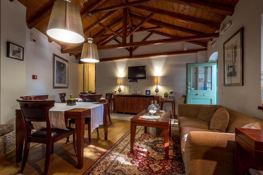 Enastron Guesthouse Dimitsana Extérieur photo