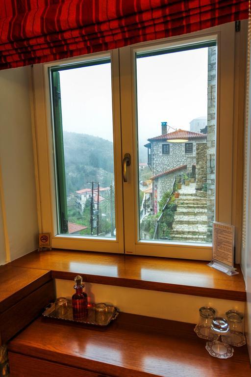 Enastron Guesthouse Dimitsana Extérieur photo